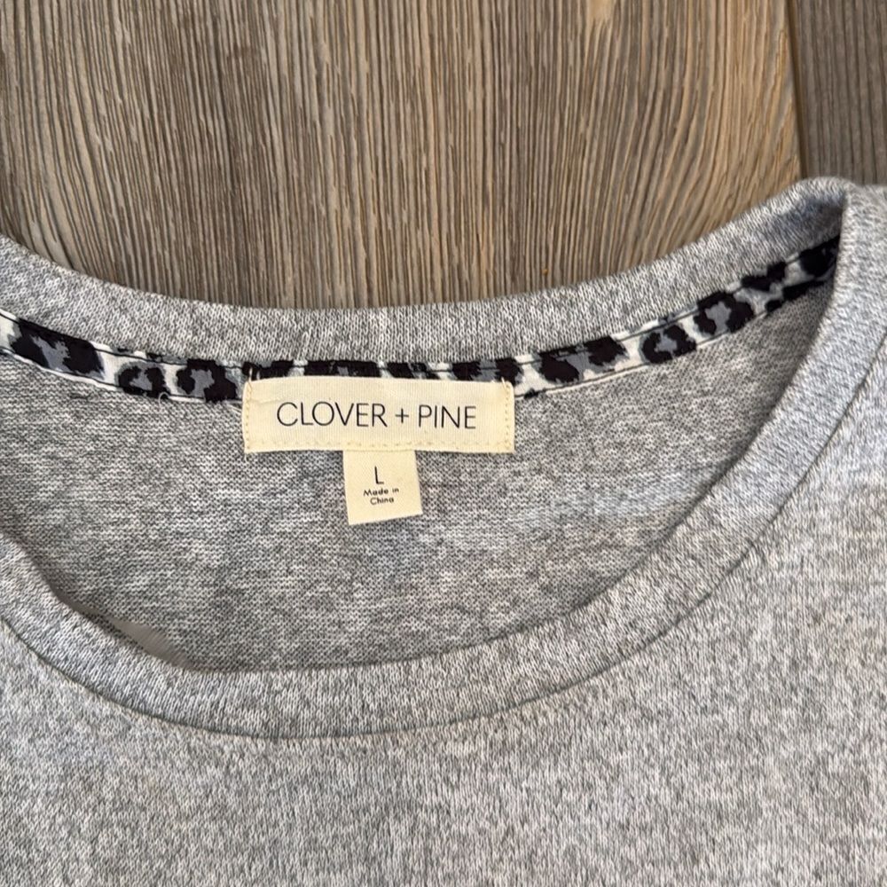 Clover + Pine 3 Patterned Rabbit Tee - Picture 3 of 9